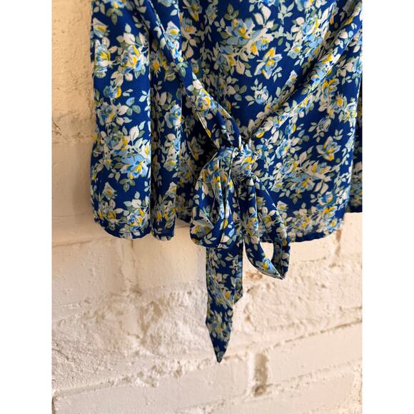 Max Studio Blue Floral Wrap Blouse Womens L V Neck Tie Back Short Sleeve Top - Picture 6 of 9